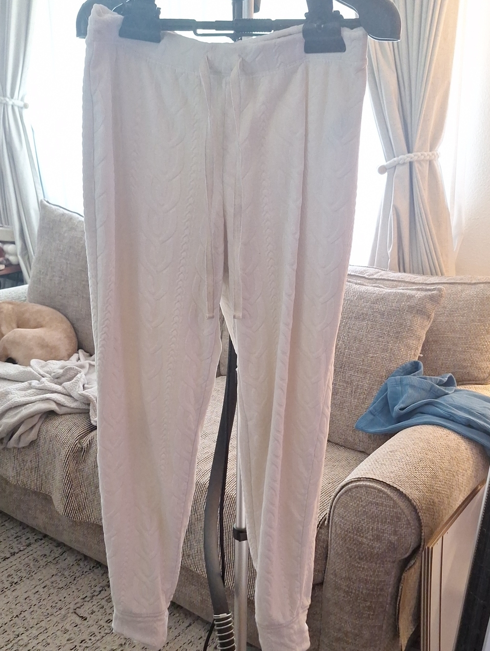 cupcakes & cashmere Ivory Cable-Knit Drawstring Joggers